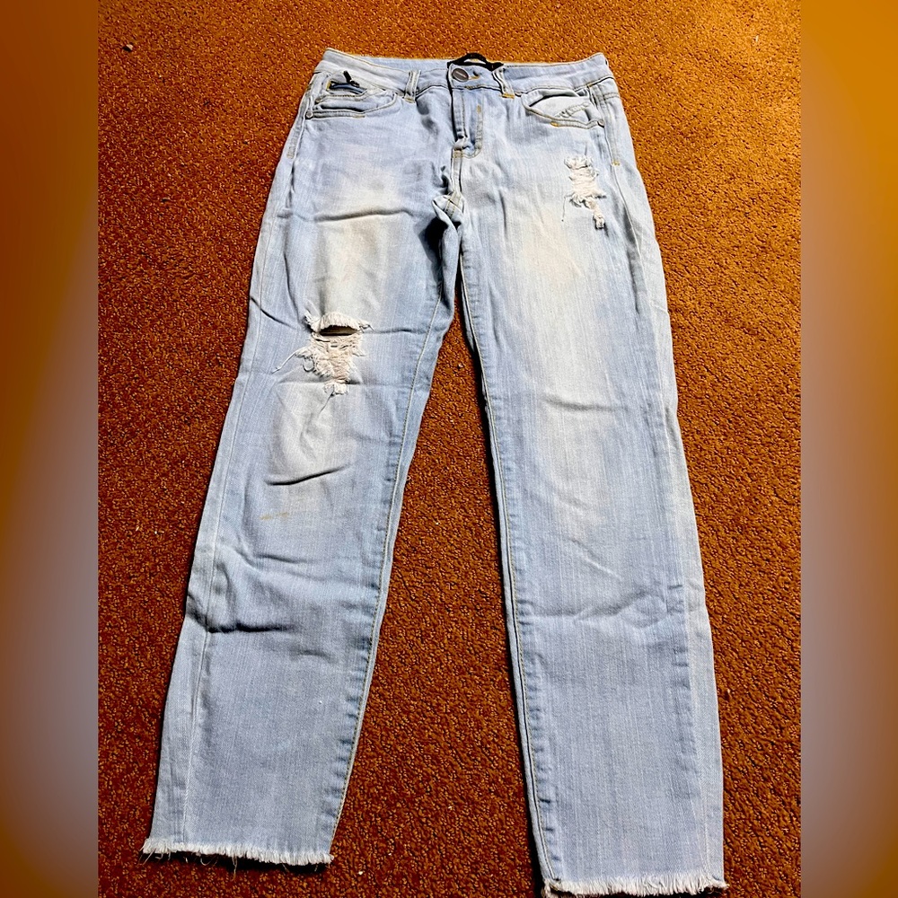 Tinsel Jeans SZ-27. Women's~ STORE WIDE PRICE REDUCTION~New items here